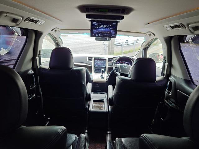 アルファード ２４０Ｓ　タイプゴールド　ＥＴＣ　ナビ　ＴＶ　クリアランスソナー　オートクルーズコントロール　両側電動スライドドア　オートライト　ＨＩＤ　電動リアゲート　スマートキー　電動格納ミラー　後席モニター　３列シート　オットマン（52枚目）