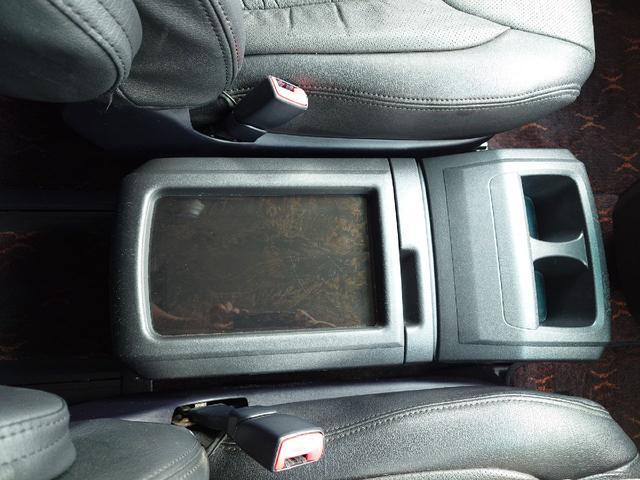 アルファード ２４０Ｓ　タイプゴールド　ＥＴＣ　ナビ　ＴＶ　クリアランスソナー　オートクルーズコントロール　両側電動スライドドア　オートライト　ＨＩＤ　電動リアゲート　スマートキー　電動格納ミラー　後席モニター　３列シート　オットマン（59枚目）