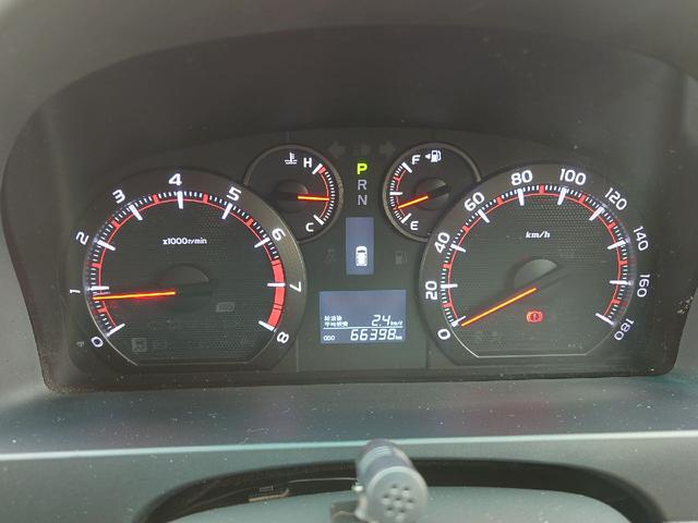 アルファード ２４０Ｓ　タイプゴールド　ＥＴＣ　ナビ　ＴＶ　クリアランスソナー　オートクルーズコントロール　両側電動スライドドア　オートライト　ＨＩＤ　電動リアゲート　スマートキー　電動格納ミラー　後席モニター　３列シート　オットマン（67枚目）