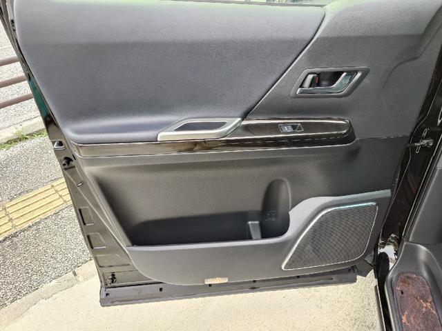 アルファード ２４０Ｓ　タイプゴールド　ＥＴＣ　ナビ　ＴＶ　クリアランスソナー　オートクルーズコントロール　両側電動スライドドア　オートライト　ＨＩＤ　電動リアゲート　スマートキー　電動格納ミラー　後席モニター　３列シート　オットマン（71枚目）