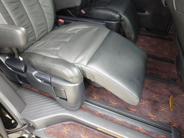 アルファード ２４０Ｓ　タイプゴールド　ＥＴＣ　ナビ　ＴＶ　クリアランスソナー　オートクルーズコントロール　両側電動スライドドア　オートライト　ＨＩＤ　電動リアゲート　スマートキー　電動格納ミラー　後席モニター　３列シート　オットマン（78枚目）