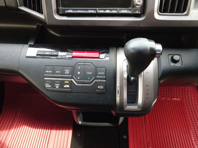 ステップワゴンスパーダ Ｚ　ＥＴＣ　ＴＶ　両側電動スライドドア　ＨＩＤ　スマートキー　電動格納ミラー　３列シート　ウォークスルー　ＣＶＴ　アルミホイール　盗難防止システム　衝突安全ボディ　ＡＢＳ　ＥＳＣ　エアコン（3枚目）