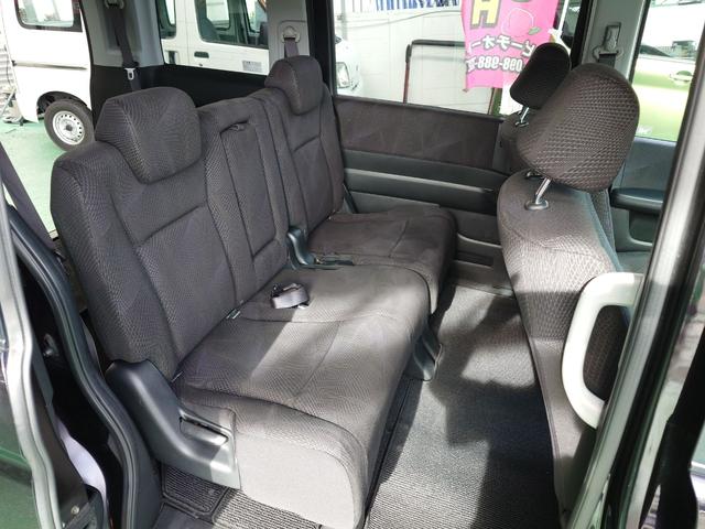 ステップワゴンスパーダ Ｚ　ＥＴＣ　ＴＶ　両側電動スライドドア　ＨＩＤ　スマートキー　電動格納ミラー　３列シート　ウォークスルー　ＣＶＴ　アルミホイール　盗難防止システム　衝突安全ボディ　ＡＢＳ　ＥＳＣ　エアコン（11枚目）