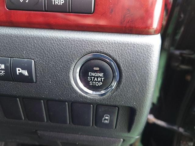 キーを携帯しているだけで、エンジンの始動が可能な装備です。プッシュスタートですのでエンジンの始動もボタンを押すだけです