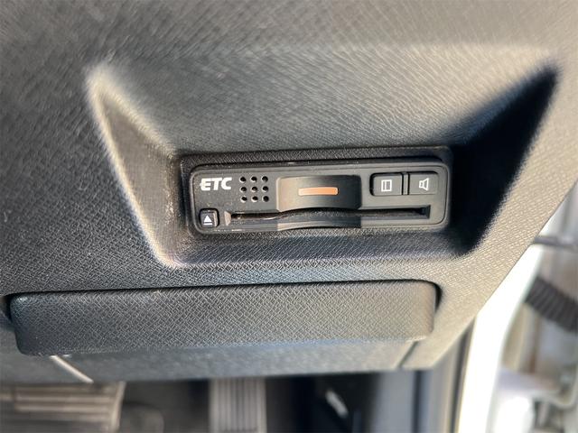 今では必需品のＥＴＣも付いております。高速道路での出入りもスムーズ。渋滞緩和にもなりエコにも繋がります。