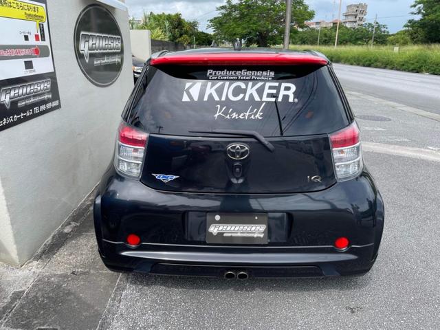 ｉＱ １００Ｇ　ＫＩＣＫＥＲ　オーディオカー　２名乗り公認車