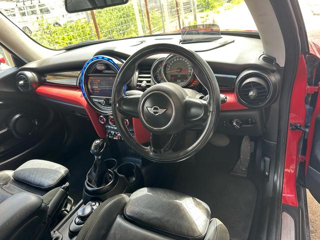 ＭＩＮＩ クーパー　ＥＴＣ　キーレスエントリー　スマートキー　ＨＩＤ　オートライト　電動格納ミラー　シートヒーター　盗難防止システム（26枚目）