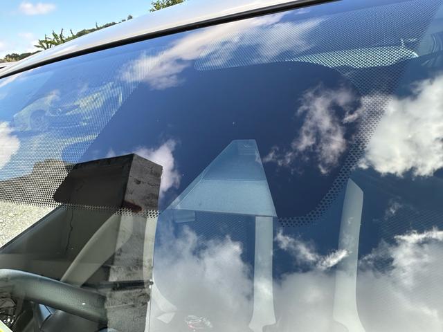 衝突被害軽減システム装備！前方の車両や歩行者を検知し衝突しそうな時は衝突被害軽減ブレーキが作動、衝突回避をサポートします！