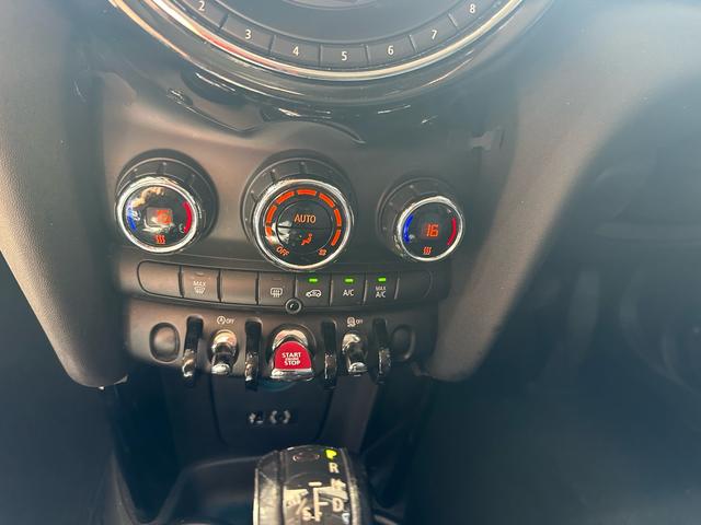 オートエアコン装備で１年を通して快適です！