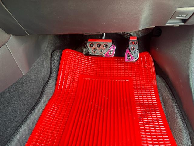 カローラスポーツ ハイブリッドＧ　Ｚ　ＮＥＷモデル・ＴＯＭｓ４本マフラー・ＴＯＭｓエアロカスタム・１０．５インチ画面（アップルカープレイ・アンドロイド）メーター内ナビディスプレイ・ＢＳＭ・前後ソナー・レーダークルーズ・レーンアシスト（34枚目）