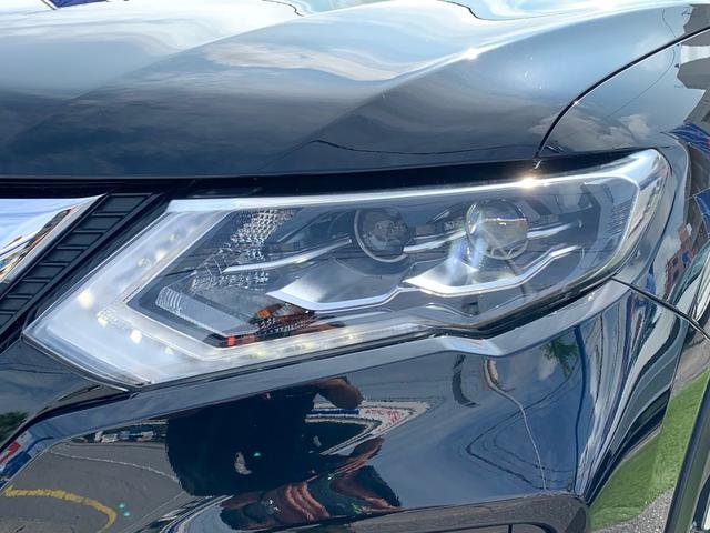 ＬＥＤヘッドランプ（ハイ／ロービーム、マニュアルレベライザー付、フレンドリーライティング作動付、シグネチャーＬＥＤポジションランプ付）ハイビームアシスト