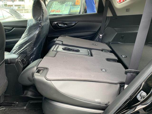 サード可倒式シート(5:5分割、リクライニング)