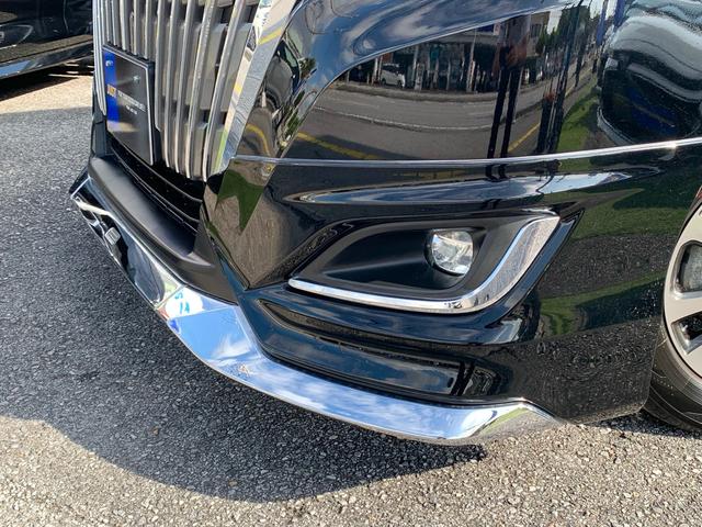 エスクァイアハイブリッドは高級感漂うレザーインテリアと７人乗りの快適空間、さらに低燃費で経済的。家族時間も移動も特別にしてくれる上質な一台。