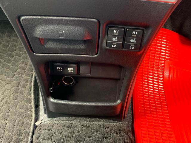 助手席大型オープントレイ（合成皮革巻き）