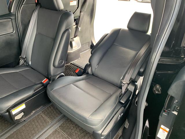 キャプテンシート（超ロングスライド＋リクライニング＋横スライド＋両側アームレスト付）折りたたみ式サイドテーブル（カップホルダー２個付）