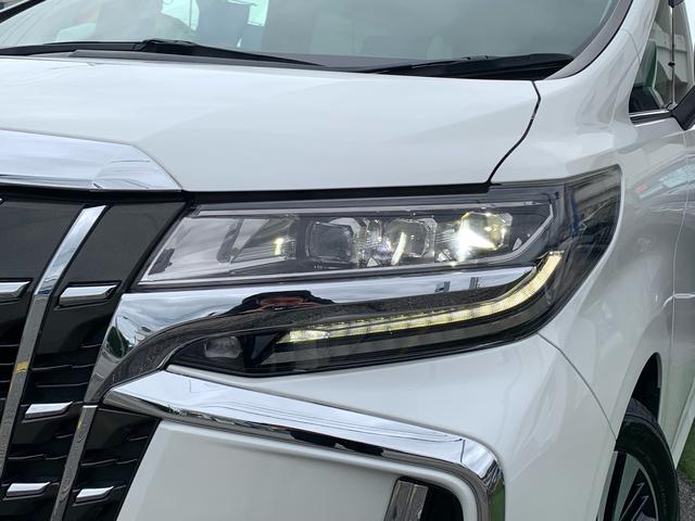 オプション３眼ＬＥＤライト付き♪アダプティブハイビームシステム［ＡＨＳ］シーケンシャルターンランプ（前後）など