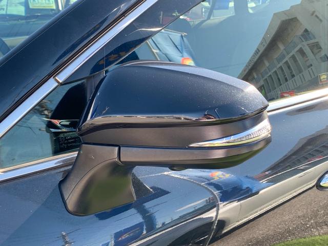 ＬＥＤサイドターンランプ付オート電動格納式リモコンカラードドアミラー（エンブレムマーク付ドアミラー足元照明／ヒーター付）カメラ（左右）付