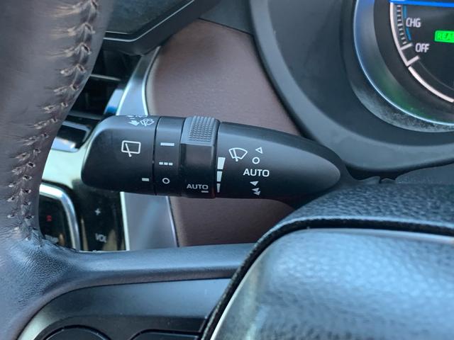 ●フロントオートワイパー（雨滴感応式・ミスト機構付）