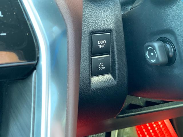 本革巻き、電動チルト＆テレスコピックステアリング（オートチルトアウェイ＆リターン機能付）（ステアリングヒーター）