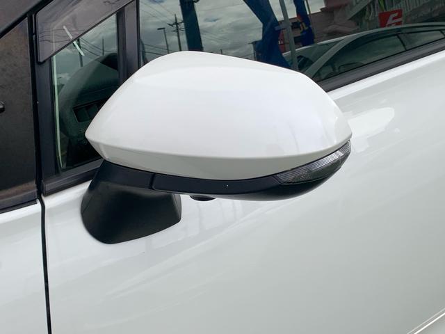 ＬＥＤサイドターンランプ付カラードドアミラー、オート電動格納式リモコン、左右カメラ付き