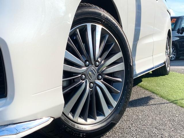 ＨＹＢＲＩＤ　ＡＢＳＯＬＵＴＥ専用デザイン１７インチアルミホイール・ＡＢＳＯＬＵＴＥ専用チューニングサスペンション（純正）