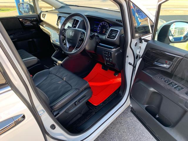 最上級グレード専用、レザーインテリア