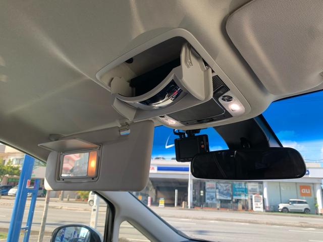 ＬＥＤルームランプ（１列目シート用ルームランプ＆左右独立スポットランプ、２列目／３列目シート用左右独立ルームランプ）