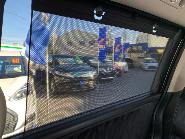 ２列目大型ロールサンシェイド