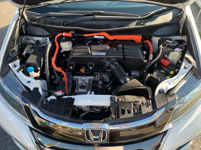 低燃費な２．０Ｌハイブリッド車。走行３．３万ｋｍ台で、新車時の高額オプション多数装備！とてもお得な一台です。ぜひ現車をご覧ください。