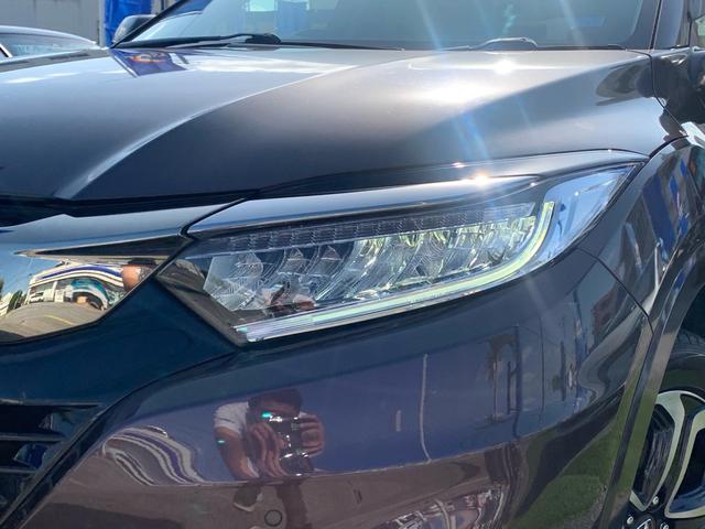 後期モデルデザイン、ＬＥＤヘッドライト〈インラインタイプ〉（ハイ／ロービーム、オートレベリング／オートライトコントロール機構付）