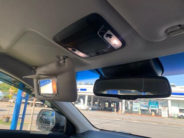 自動防眩ミラー・ＬＥＤルームランプ