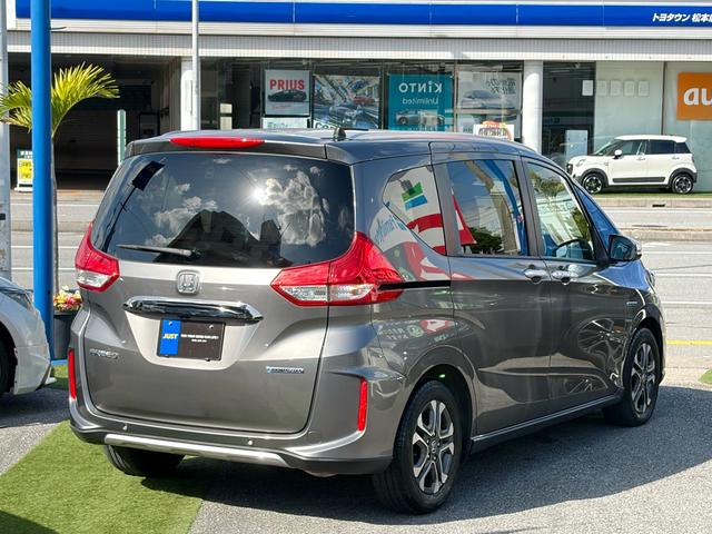 特別仕様車、ＣＲＯＳＳＴＡＲ専用エクステリア、専用フロントグリル　、専用フロントバンパー、フロントロアースポイラー、サイドシルガーニッシュ、リアロアースポイラー、ルーフレール