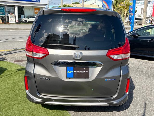 ●高熱線吸収／ＵＶカット機能付プライバシーガラス（リアドア／リアクォーター／テールゲート）