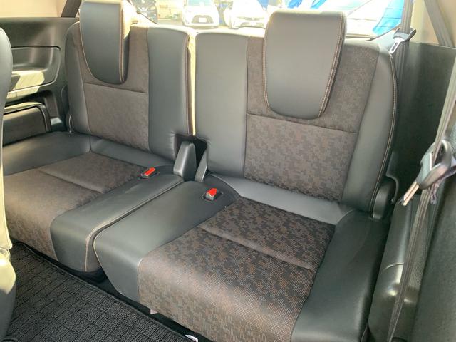 ３列目５：５分割はね上げシート