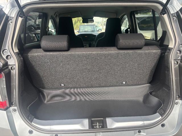 荷物はここに入れて下さ〜い♪