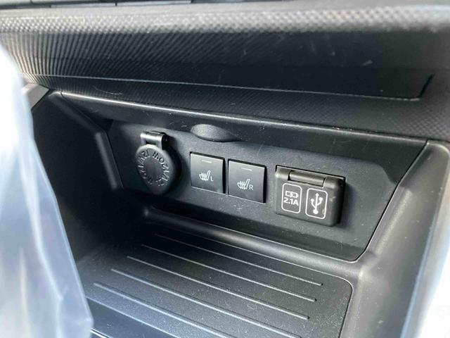 アクセサリーソケット、ナビ連動USBソケット搭載