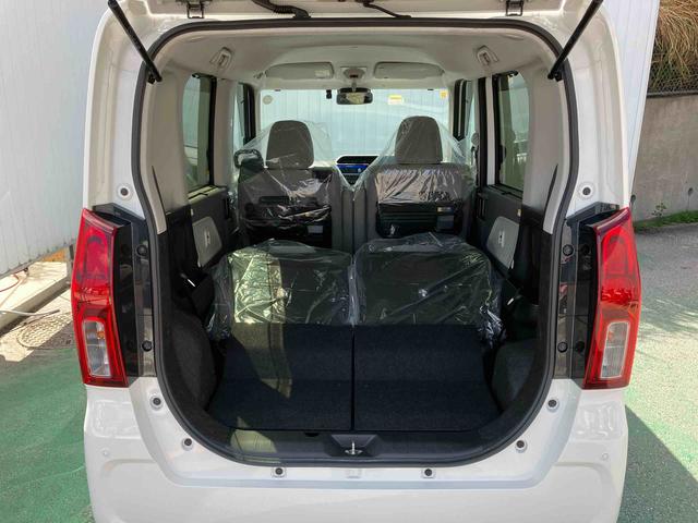 後ろのシート倒したシートアレンジ