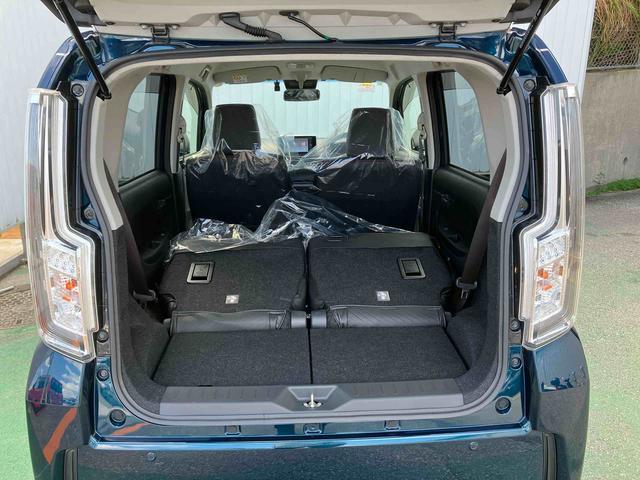 後ろのシート倒したシートアレンジ