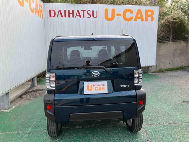 人気カラーのレーザーブルークリスタルシャインです