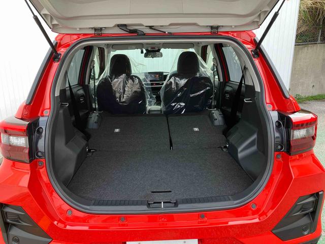 後ろのシート倒したシートアレンジ