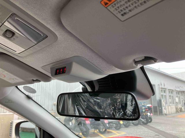 ルームミラー、室内灯