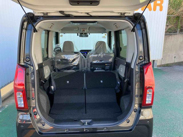 後ろのシート倒したシートアレンジ