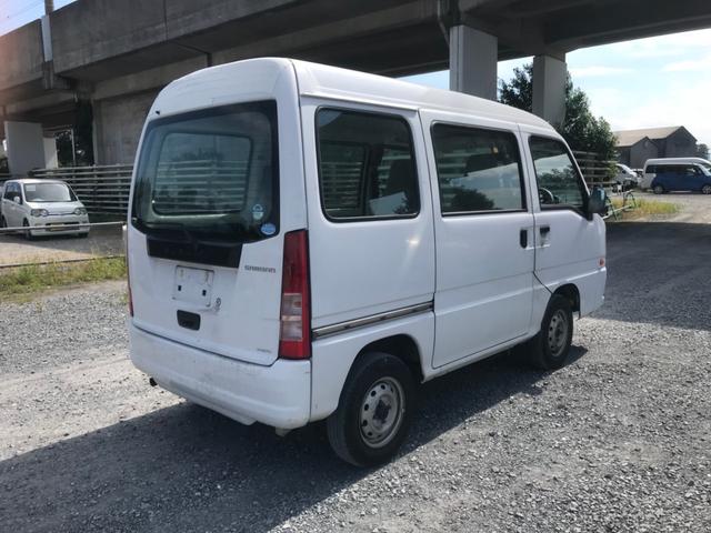 雨漏り車両は沖縄で使用した中古車に断トツで多いです。内地仕入の車両は雨漏りは考えられません。雨漏り修理する車両も販売しません。雨漏り車両は買うのを危険です。止めましょう。