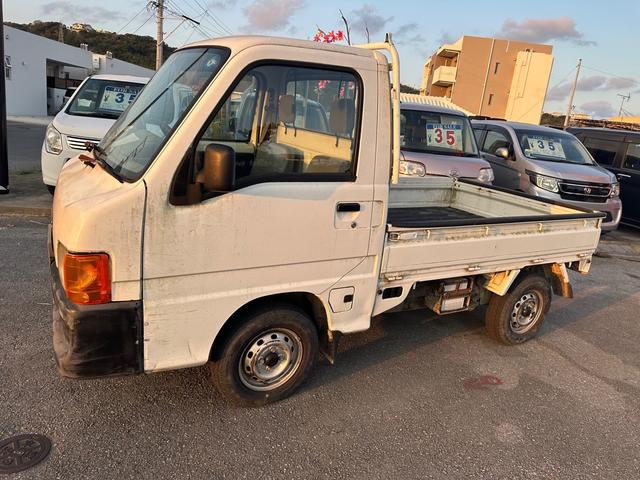 サンバートラック ＴＢ　内地仕入専門店●内地へ直接買付車両●安心して下さい→サビ個所を塗装で隠しません●修復歴無●４ＷＤ切替式●内地のディーラー下取車両●車検２年●５ＭＴ●車を買う時はサビのチャック必須です●●（5枚目）