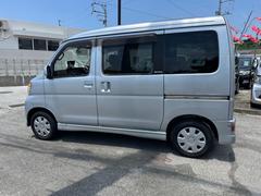 雨漏り車両は沖縄で使用した中古車に断　トツで多いです。内地仕入の車両は雨漏りは考えられません。雨漏り修理する車両も販売しません。雨漏り車両は買うのを危険です。止めましょう。 4