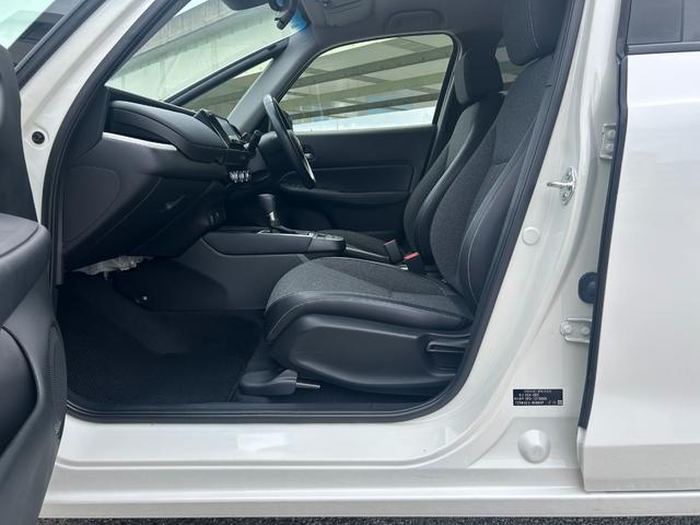 フィット ｅ：ＨＥＶホーム　ナビＴＶ，ＣＤ，ＤＶＤ、バックカメラ、禁煙車、ＬＥＤヘッドライト、オートライト、オートハイビーム、ＥＴＣ、キーレス、Ｂｌｕｅｔｏｏｔｈ（11枚目）