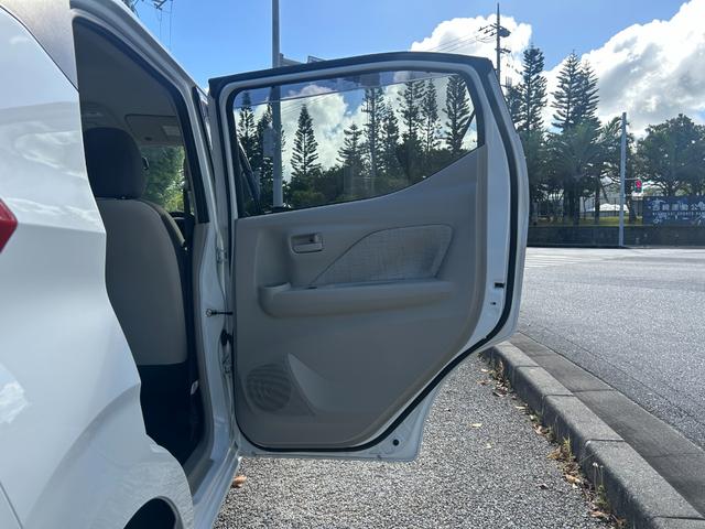 レンタアップ車徹底売り尽くしセール！ナビ・ＥＴＣ・バックカメラ付で装備充実。愛車の買取査定、委託販売なども行ってます〜♪中古車買うなら西崎総合運動公園向かいのネクサスレンタカーへ。