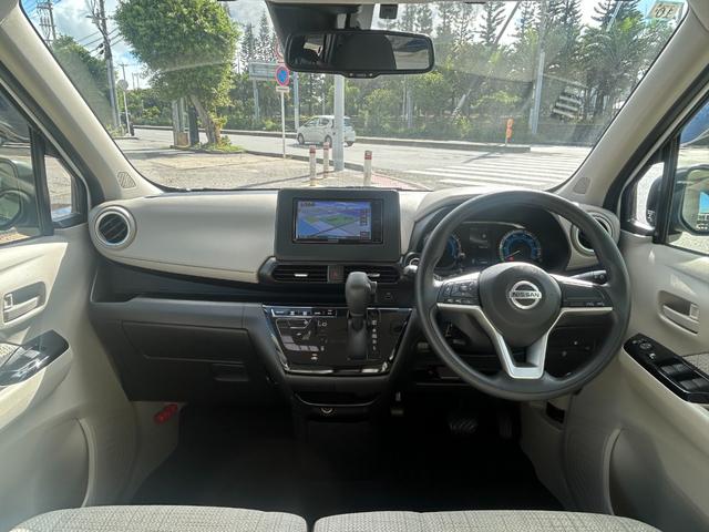 レンタアップ車徹底売り尽くしセール！ナビ・ＥＴＣ・バックカメラ付で装備充実。愛車の買取査定、委託販売なども行ってます〜♪中古車買うなら西崎総合運動公園向かいのネクサスレンタカーへ。