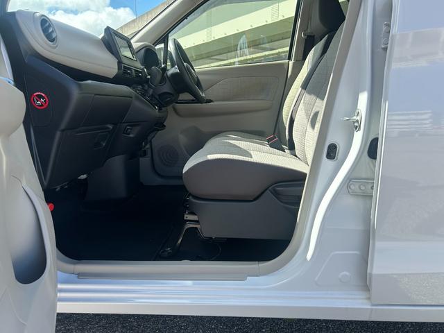 レンタアップ車徹底売り尽くしセール！ナビ・ＥＴＣ・バックカメラ付で装備充実。愛車の買取査定、委託販売なども行ってます〜♪中古車買うなら西崎総合運動公園向かいのネクサスレンタカーへ。