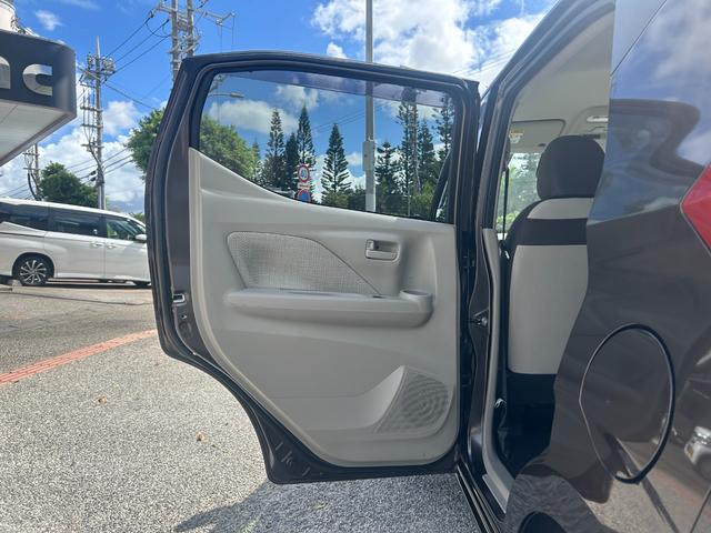 レンタアップ車徹底売り尽くしセール！ナビ・ＥＴＣ・バックカメラ付で装備充実。愛車の買取査定、委託販売なども行ってます〜♪中古車買うなら西崎総合運動公園向かいのネクサスレンタカーへ。